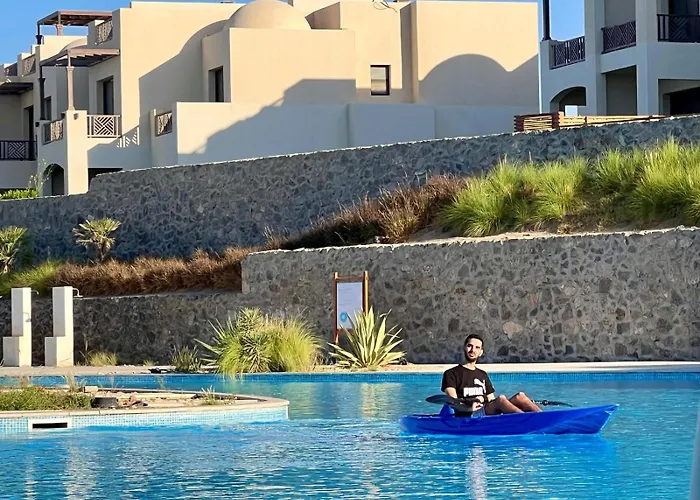 Makadi Heights Luxury 1-br App With Garden & Lagoon View الغردقة