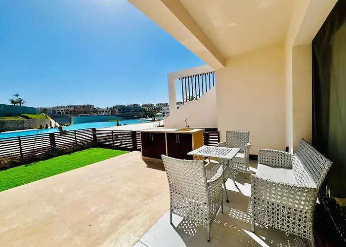 Makadi Heights Luxury 1-br App With Garden & Lagoon View شقة