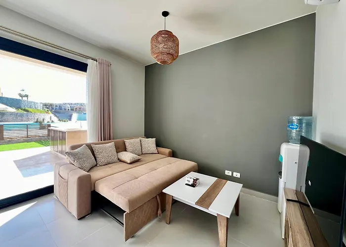 Makadi Heights Luxury 1-br App With Garden & Lagoon View شقة
